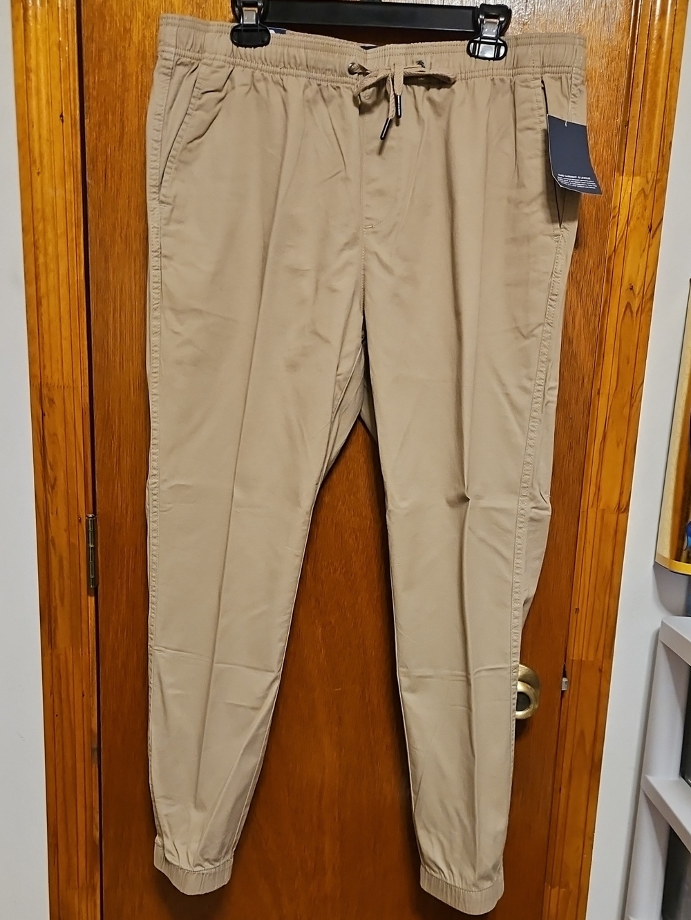 Gap Men's Jogger Pants in Beige NWT